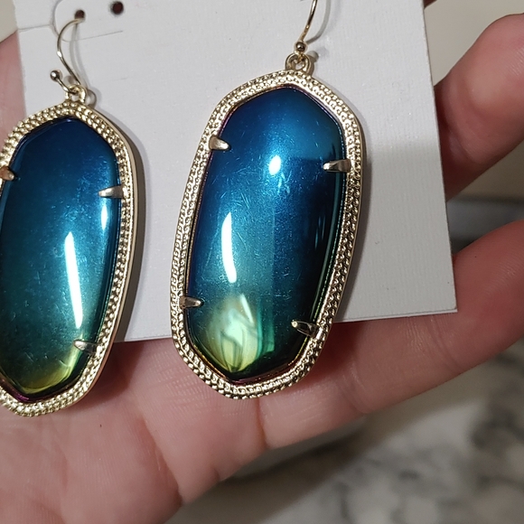 Kendra Scott Black Iridescent Earrings - Picture 6 of 8